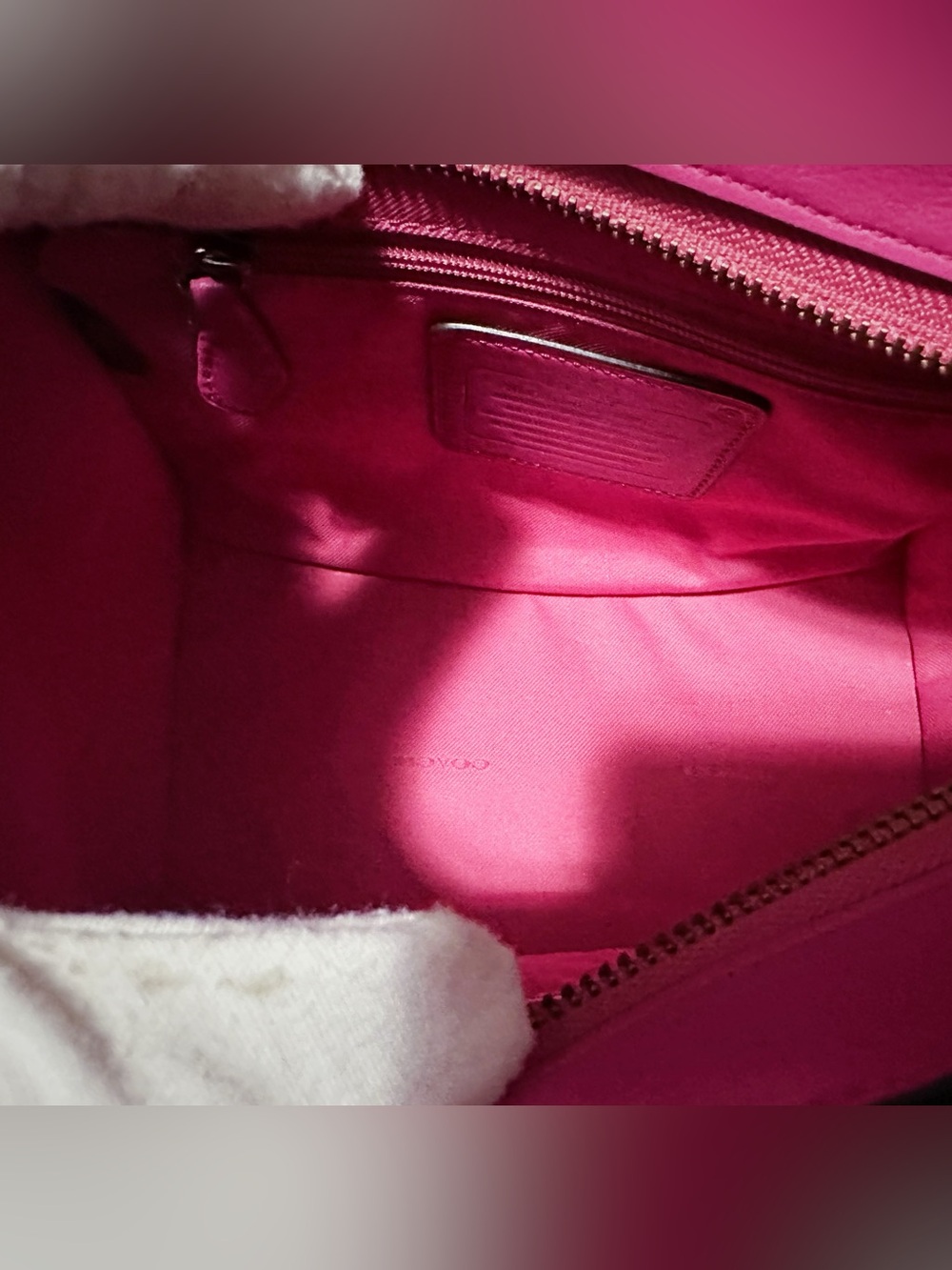 COACH Y2K soho shoulder bag Hot Pink Leather Tote with Heart Charm - Picture 11 of 17
